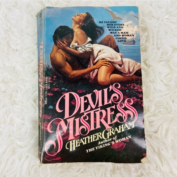 DEVILS MISTRESSES BY HEATHER GRAHAM author of the Vikings women romance novel - Picture 1 of 5